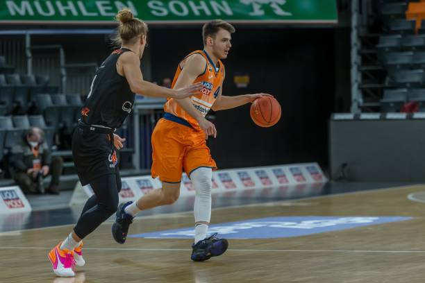 但在关键球 但在关键球