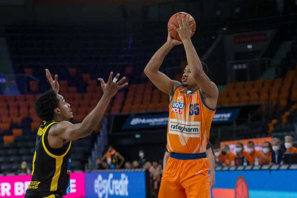 湖人必须加 湖人必须加